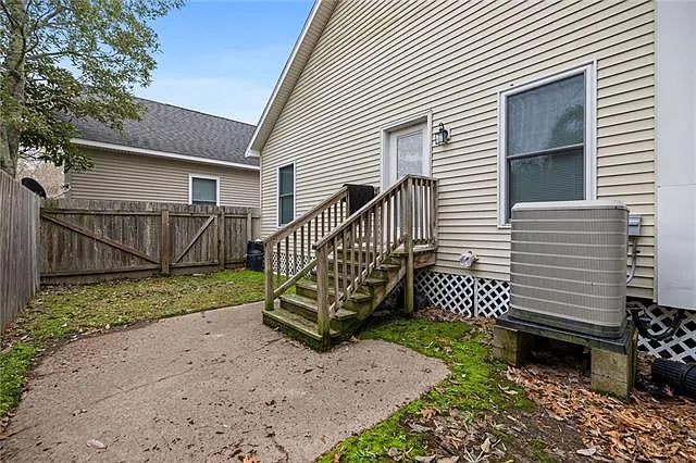 324 Fountains Park Blvd — Photo 10