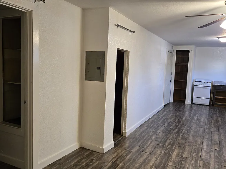 330 W Coler St #G — Photo 21