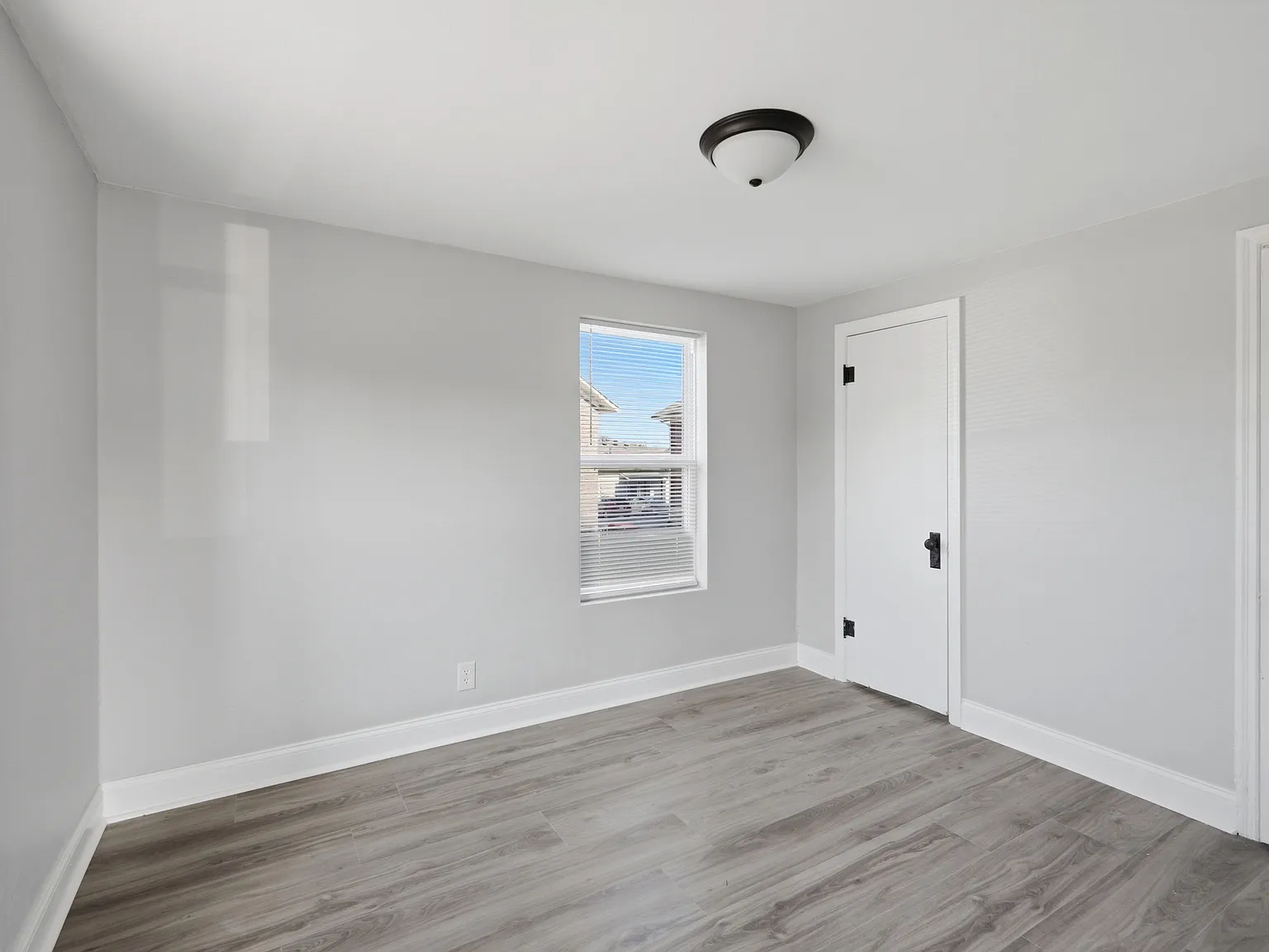 1 bed, 865 sqft, $950 — Photo 2