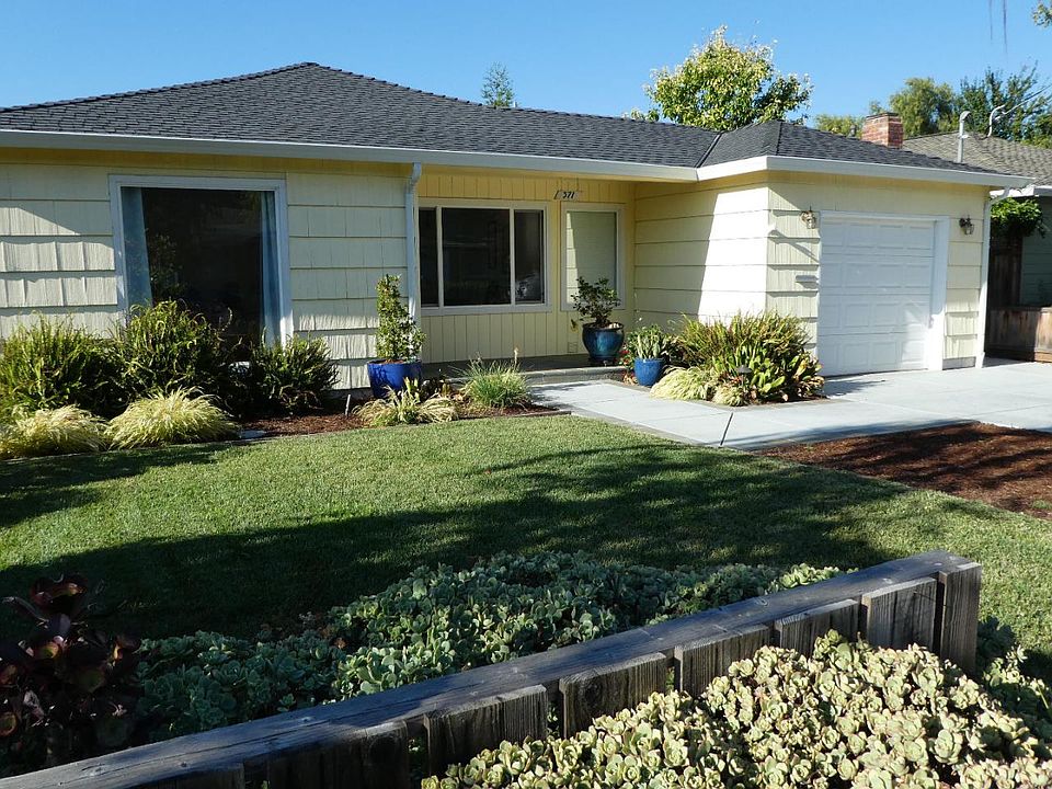 1st image of 371 Cypress Ave