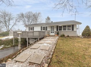 384 Mooredale Rd, Carlisle, PA 17015