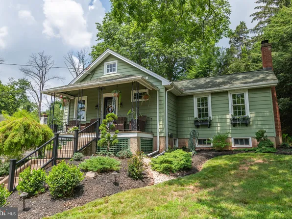 233 Pinetown Rd, Audubon, PA 19403