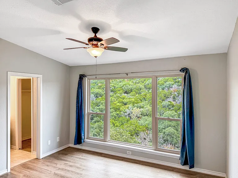 801 Grassy Knl #A — Photo 10