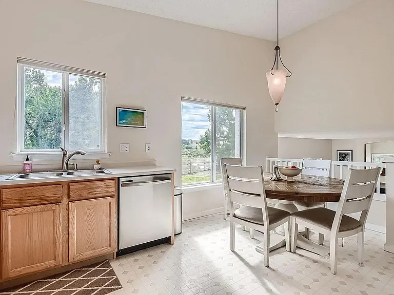 20828 Willowbend Ln — Photo 9