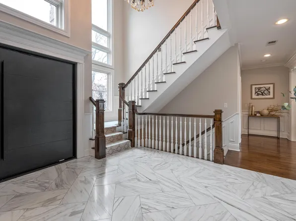 534 Brandon Place image 5 of 44