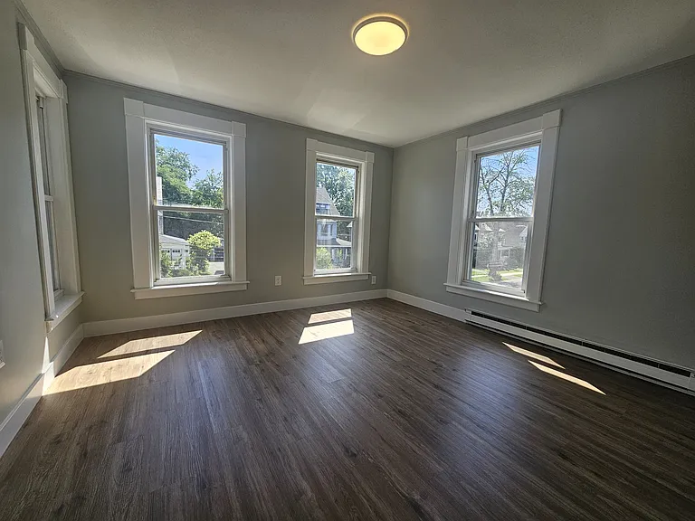 17 Holland Ave #3 — Photo 7