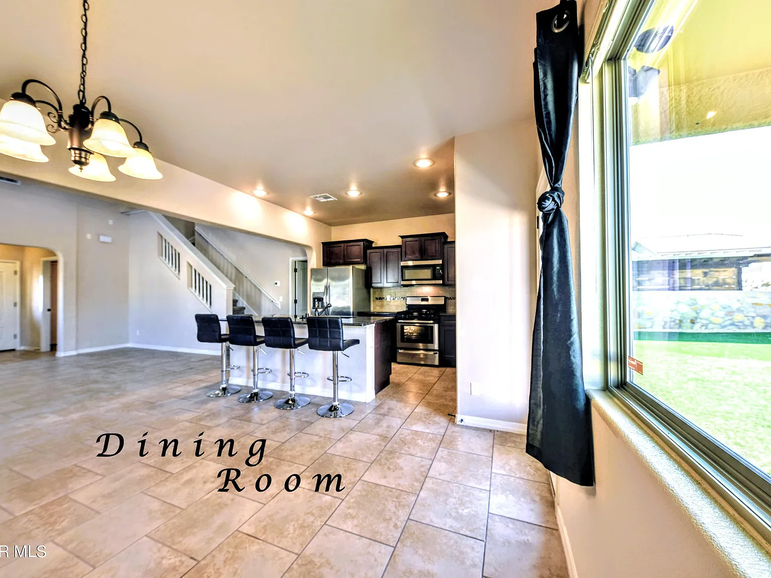 3 bed, 2.5 bath, 2309 sqft, $2,130 — Photo 4