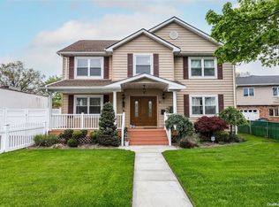 31 Babylon Tpke, Merrick, NY 11566