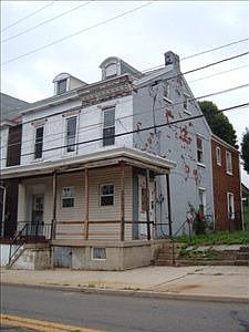 2nd image of 220 Dock St