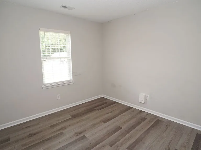 116 Howell Dr — Photo 21