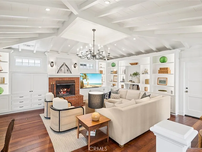 2035 Miramar Dr — Photo 10