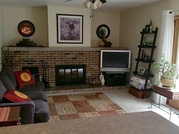 3rd image of W286N6467 Highland Ct