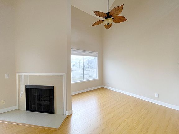2nd image of 1315 S Carmelina Ave APT 202