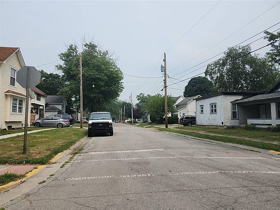 4th image of 111 W 17th St