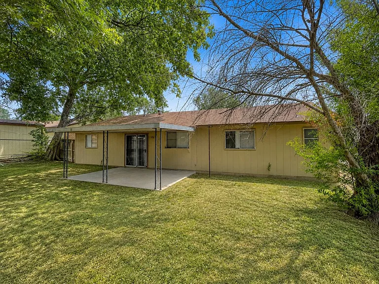 4231 Eagle Nest Dr — Photo 12