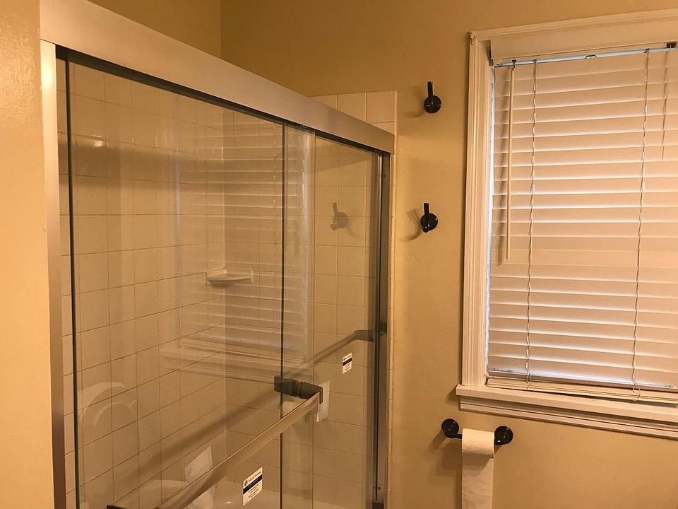 1st image of 366 N Park Ave