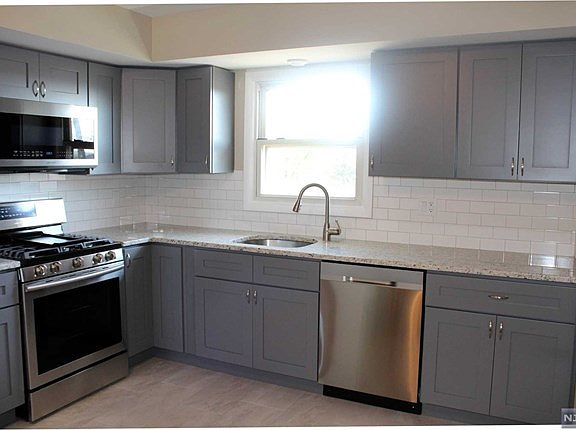 2nd image of 84 Gaston Ave Floor 2