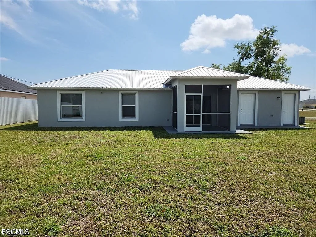 4 bed, 2.0 bath, 1412 sqft, $1,650 — Photo 2