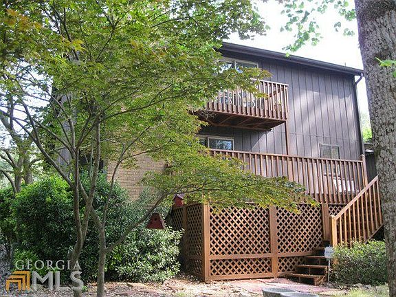 3rd image of 105 Leeward Ln