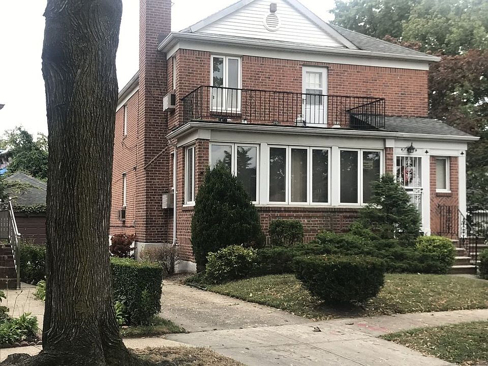 2nd image of 6412 Asquith Cres