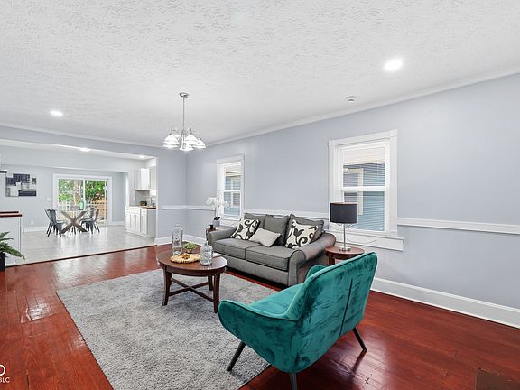 4th image of 1034 Hervey St