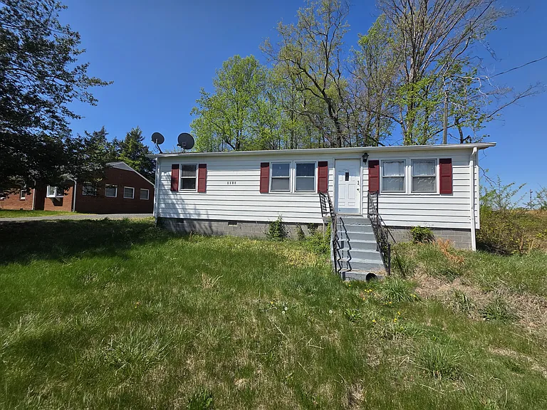 2082 Richmond Hwy — Photo 9