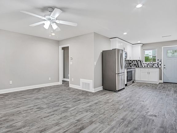 4th image of 2331 Peachwood Cir NE
