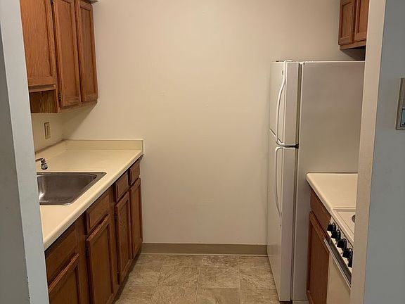 2nd image of 1045 East St #208