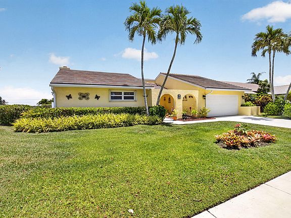 2nd image of 2305 SW 23rd Cranbrook Drive