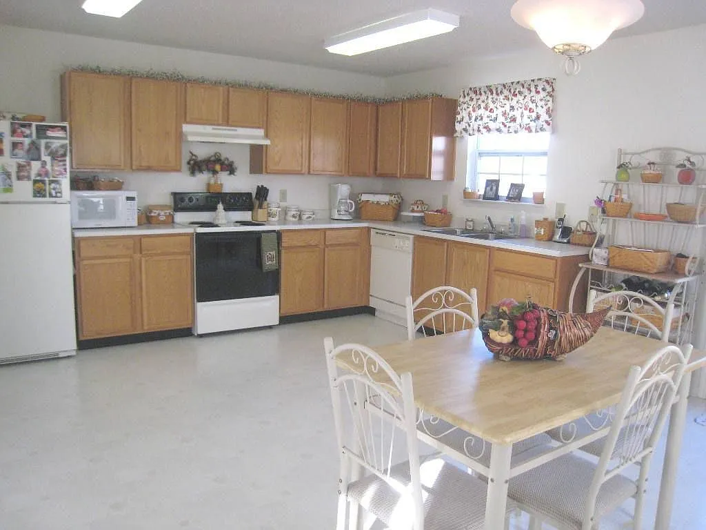 1236 Clove Ct photo 1