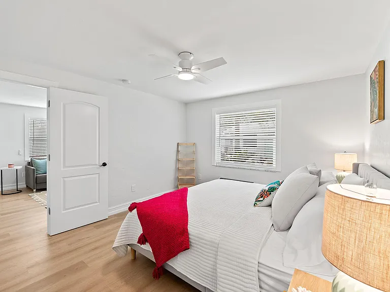 1112 Highlands Dr #2 — Photo 9