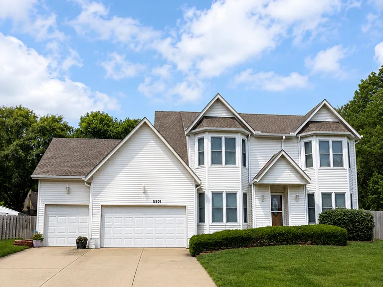 6801 Hauser Dr — Photo 3
