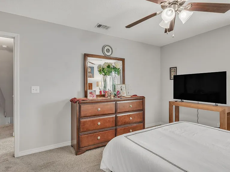 503 Eisenhower Dr — Photo 26