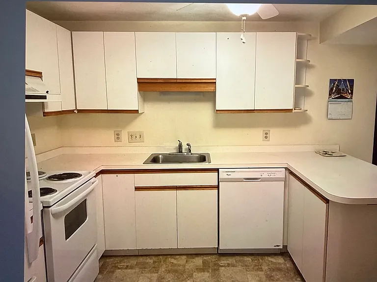 634 Main St #8 — Photo 1