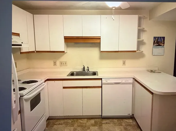 634 Main St #8, Walpole, MA 02081