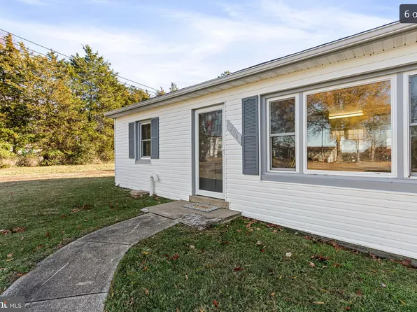 206 Mattox Ave, Colonial Beach, VA 22443