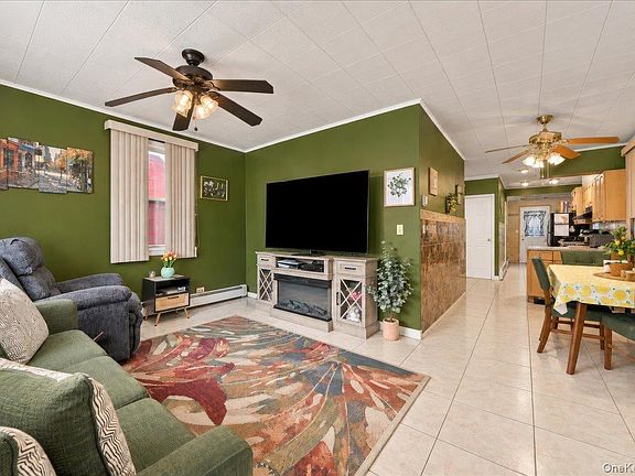 3rd image of 3293 Lucerne Street