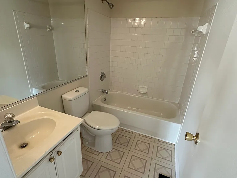 935 Joshua Tree Ct — Photo 16