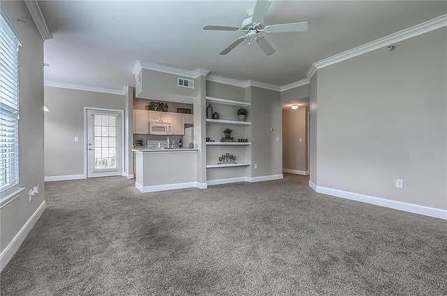 11610 Tomahawk Creek Pkwy — Photo 11