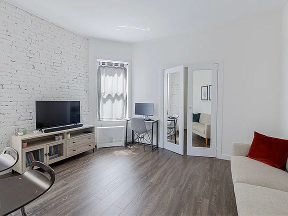 5th image of 128 E 83rd St APT 3B