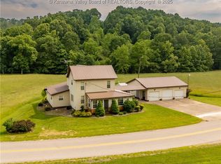 9706 Pond Creek Rd, Rockport, WV 26169