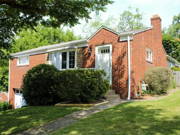 682 Elaine Dr, Pittsburgh, PA 15236