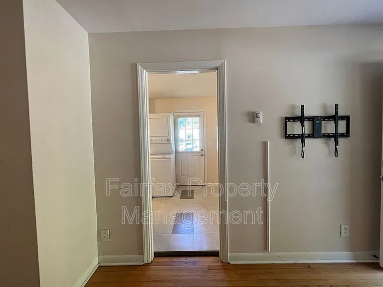 1937 Morehead Ave — Photo 7