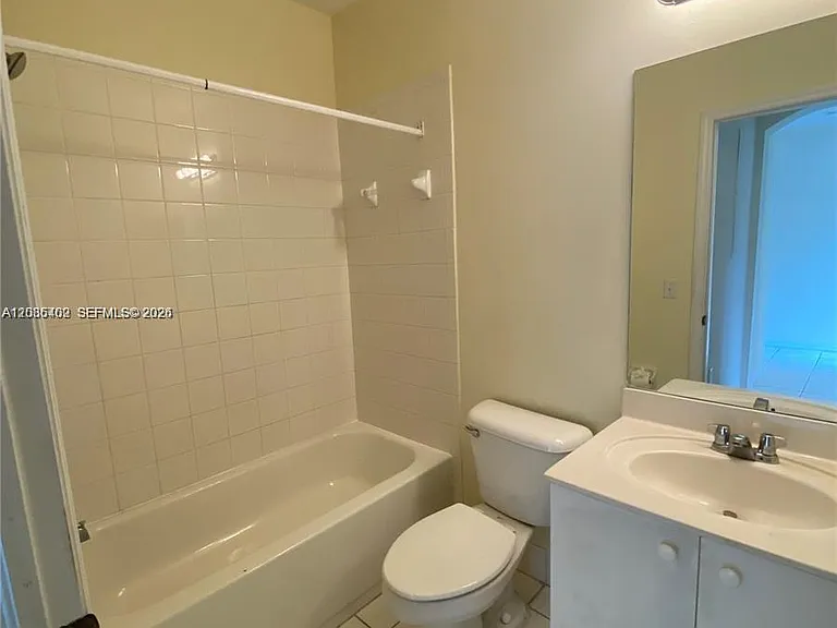 959 NE 42nd Pl #959 — Photo 10
