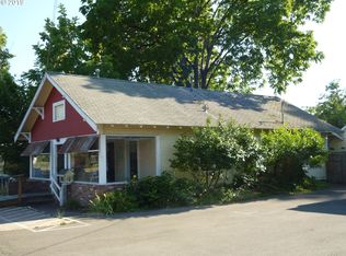 647 N 9th St, Cottage grove, OR 97424