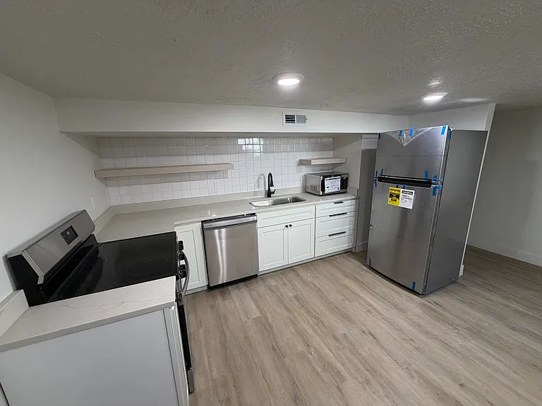 147 E Commonwealth Ave #2 — Photo 6