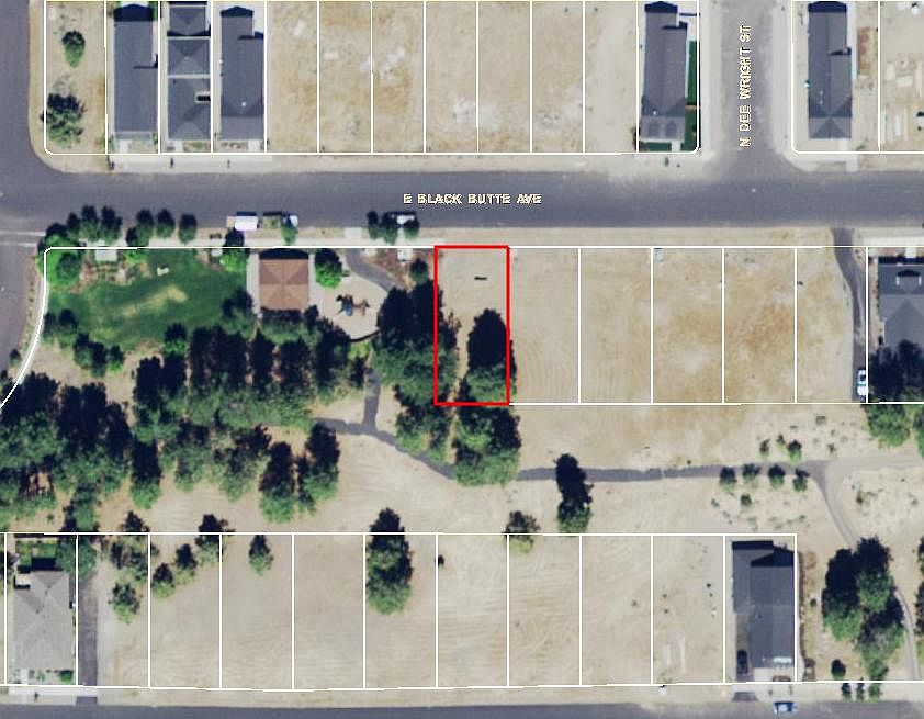 2nd image of 967 E Black Butte Ave