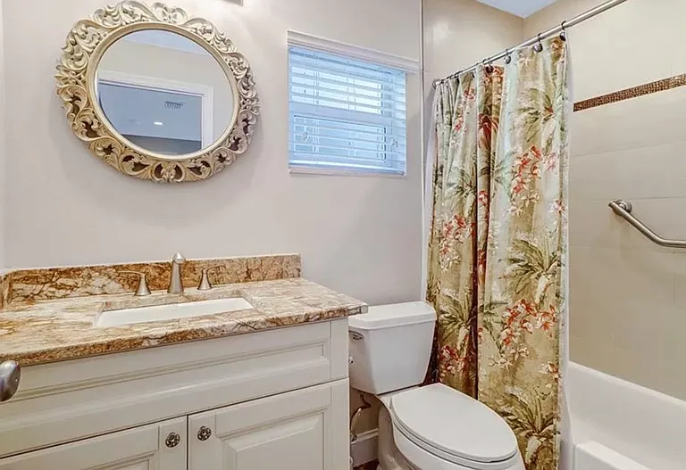 Primary suite bath