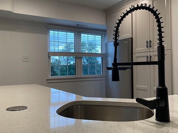 New quartz counter top