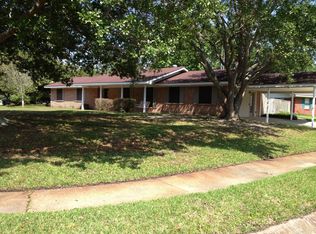 2517 Parkwood Pl, Ocean Springs, MS 39564